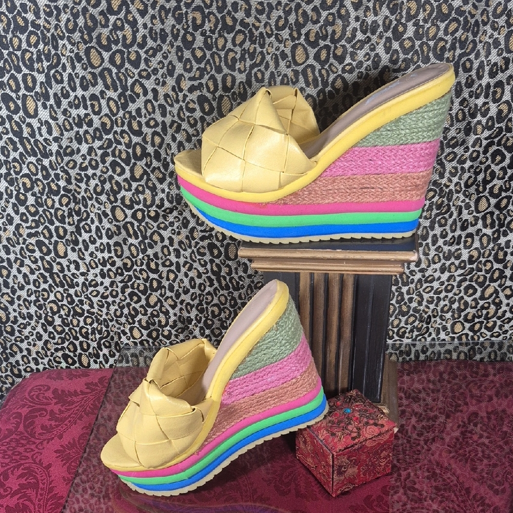 BRAIDED WEDGE Sandals